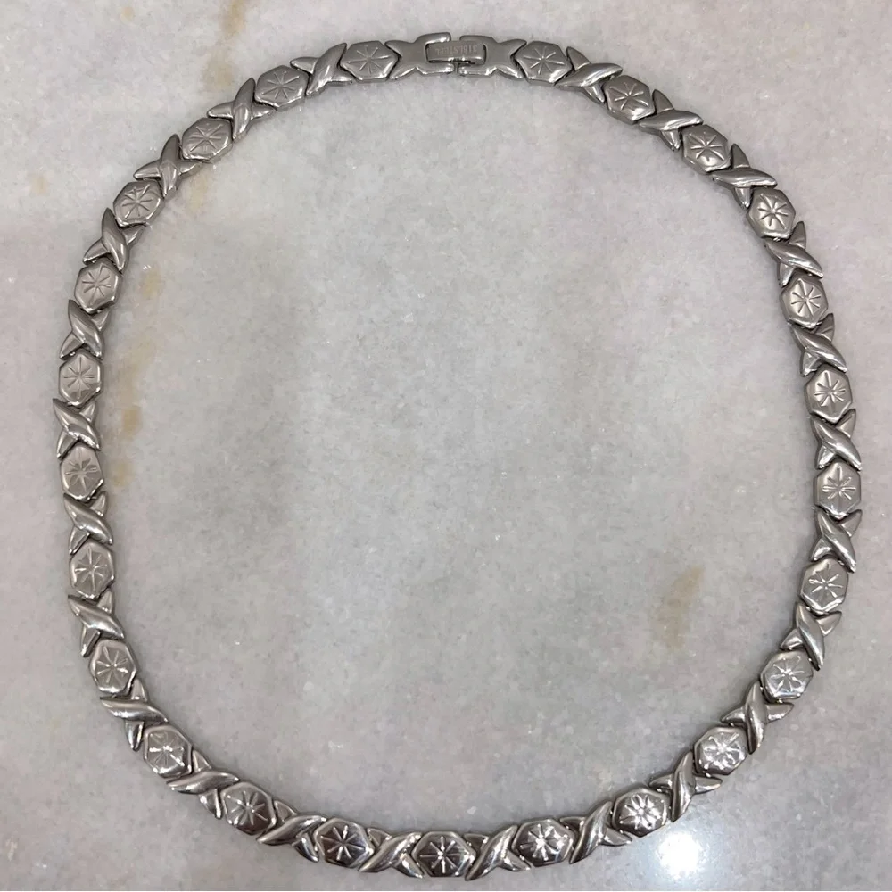 Criss Cross and Stars Silver 18” Necklace